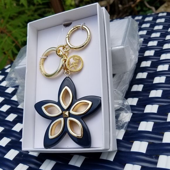 MICHAEL Michael Kors Keychain Flora Grommet Admiral Blue Gold Tone Hardware NWT - Picture 7 of 10